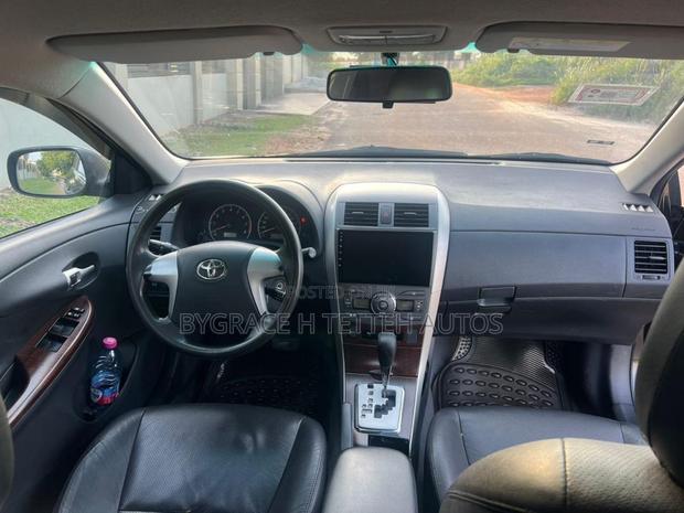 Toyota Corolla LE Special Edition 4dr Sedan (1.8L 4cyl 4A) 2013 Black