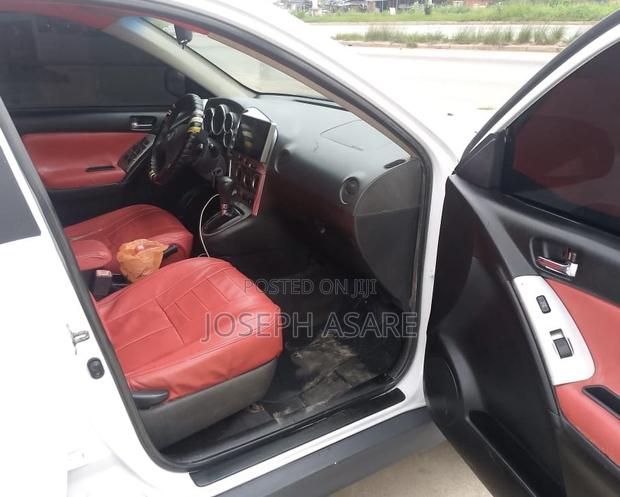 Pontiac Vibe 2010 White