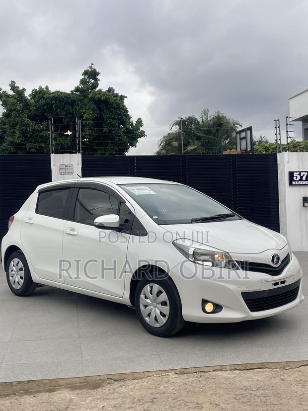 Toyota Vitz 1.3 AWD 3dr 2013 White