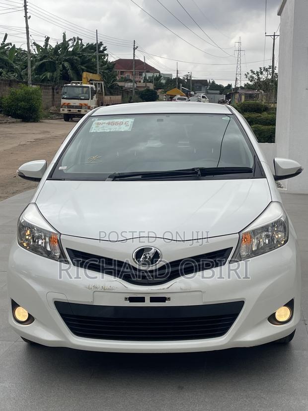 Toyota Vitz 1.3 AWD 3dr 2013 White