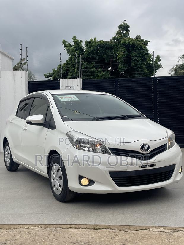Toyota Vitz 1.3 AWD 3dr 2013 White
