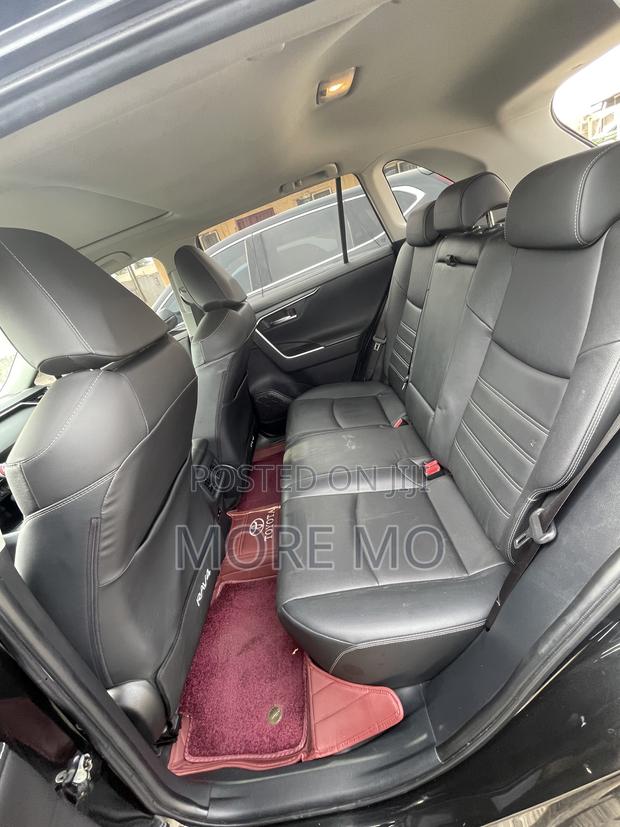 Toyota RAV4 Adventure 2021 Black