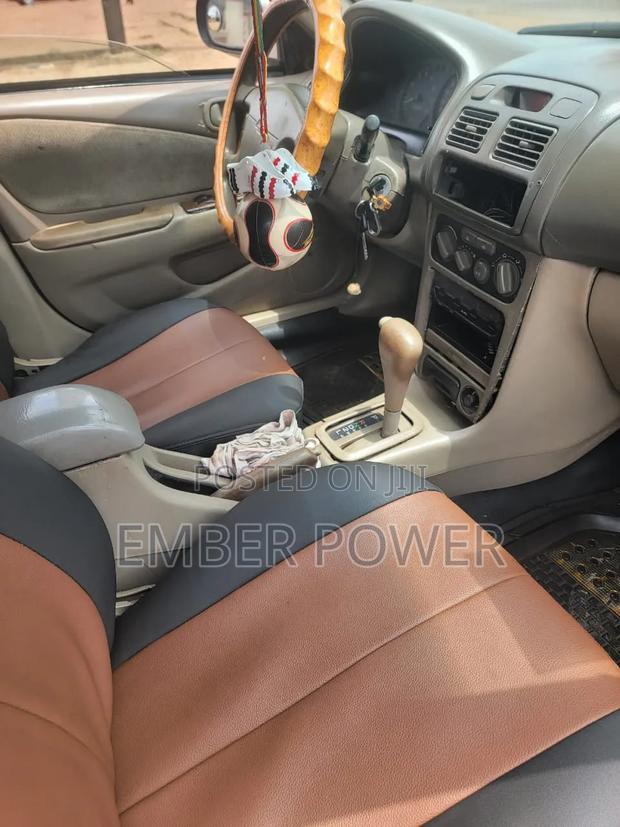 Toyota Corolla 2004 Silver