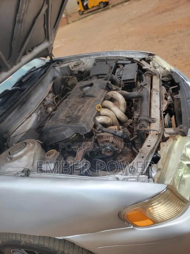 Toyota Corolla 2004 Silver