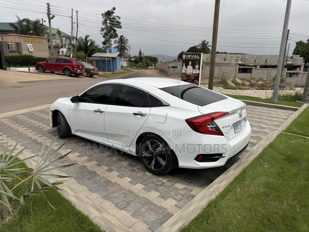 Honda Civic Touring 4dr Sedan (1.5L 4cyl) 2017 White