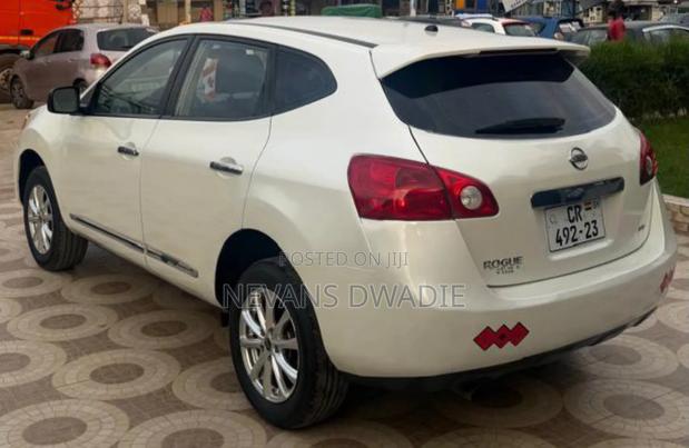 Nissan Rogue 2011 Off white