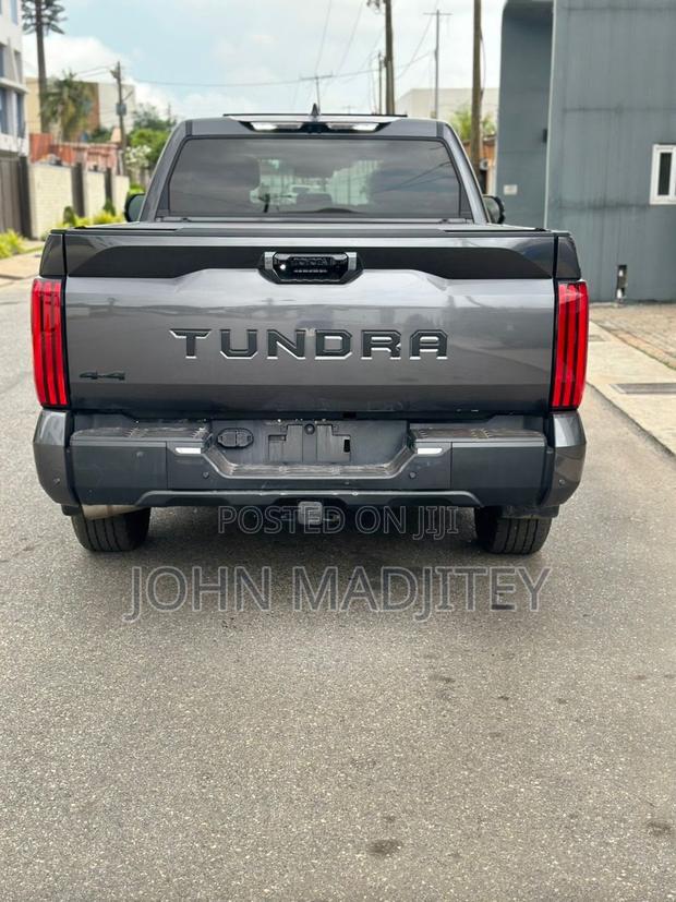 Toyota Tundra Hybrid 2024 Gray