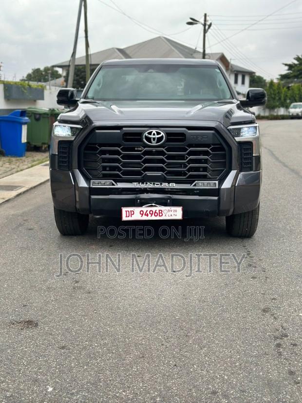 Toyota Tundra Hybrid 2024 Gray