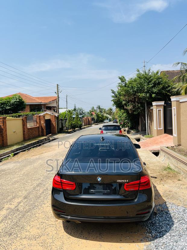 BMW 330i 2016 Black