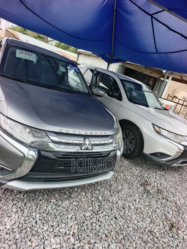 Mitsubishi Outlander SEL FWD 2018 Gray