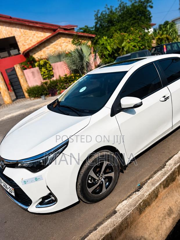 Toyota Corolla 2019 White