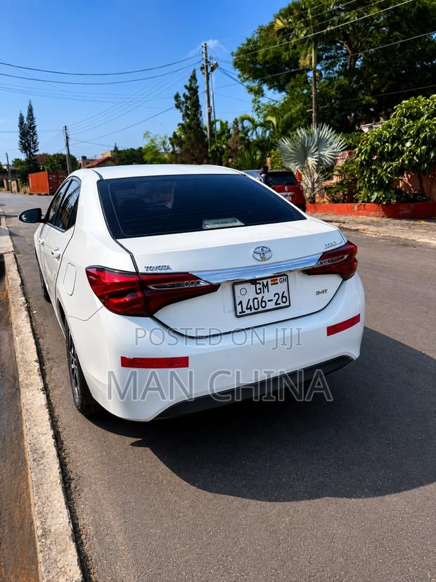 Toyota Corolla 2019 White