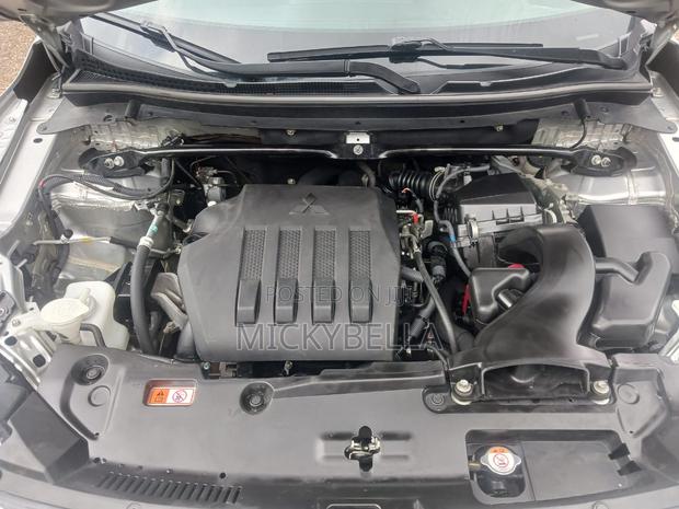 Mitsubishi Eclipse 2019 Gray