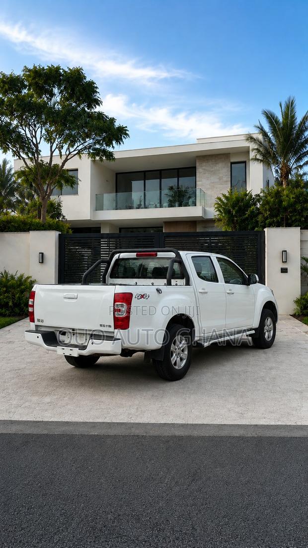 Isuzu D-MAX 2022 White