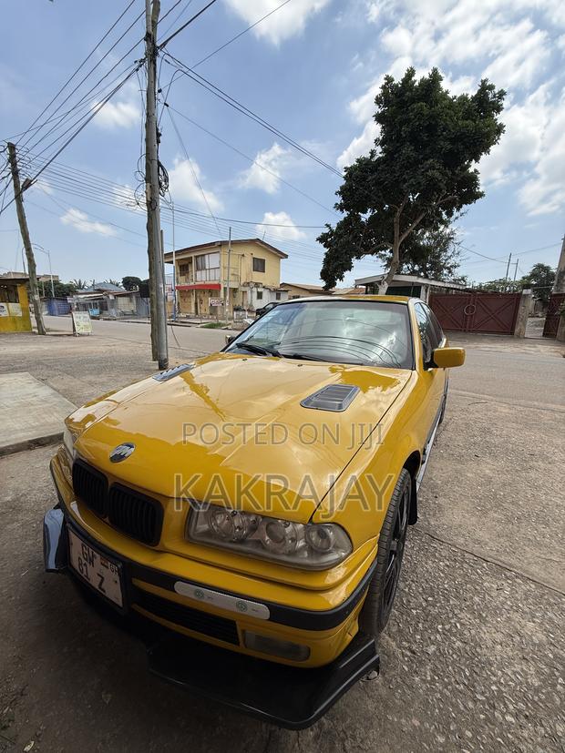 BMW 3 Series 2003 Yellow