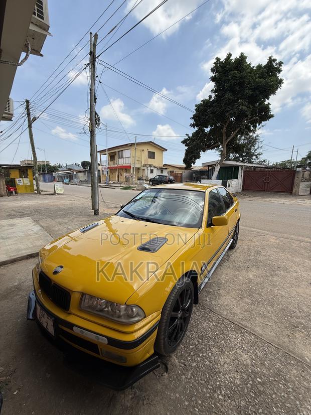 BMW 3 Series 2003 Yellow