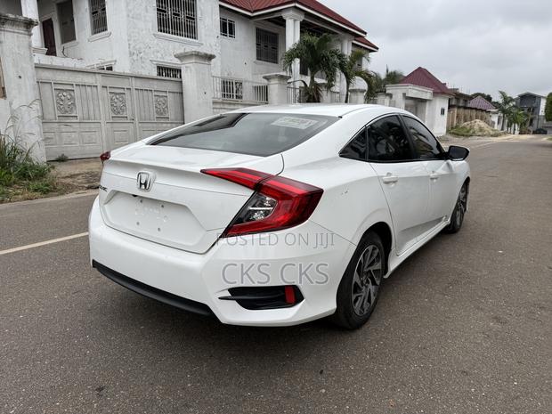 Honda Civic 2018 White