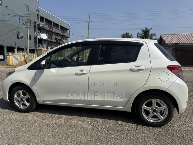 Toyota Vitz 2014 White