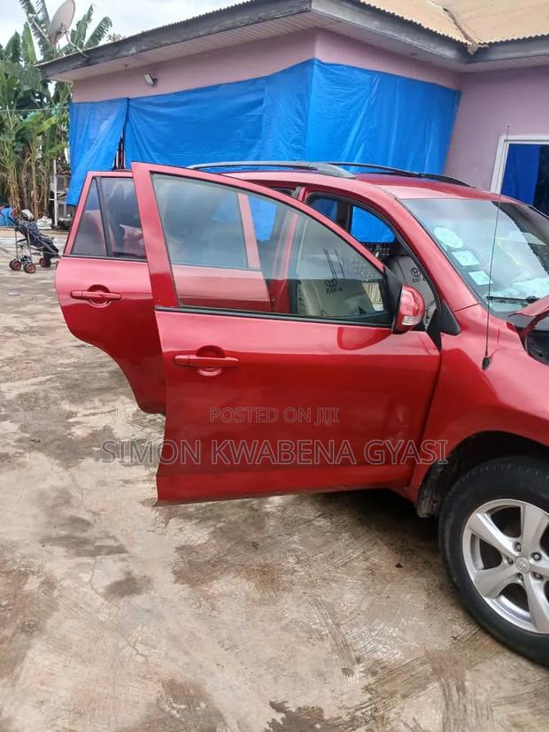 Toyota RAV4 2010 Red