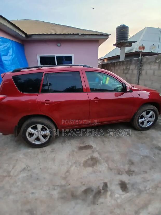 Toyota RAV4 2010 Red