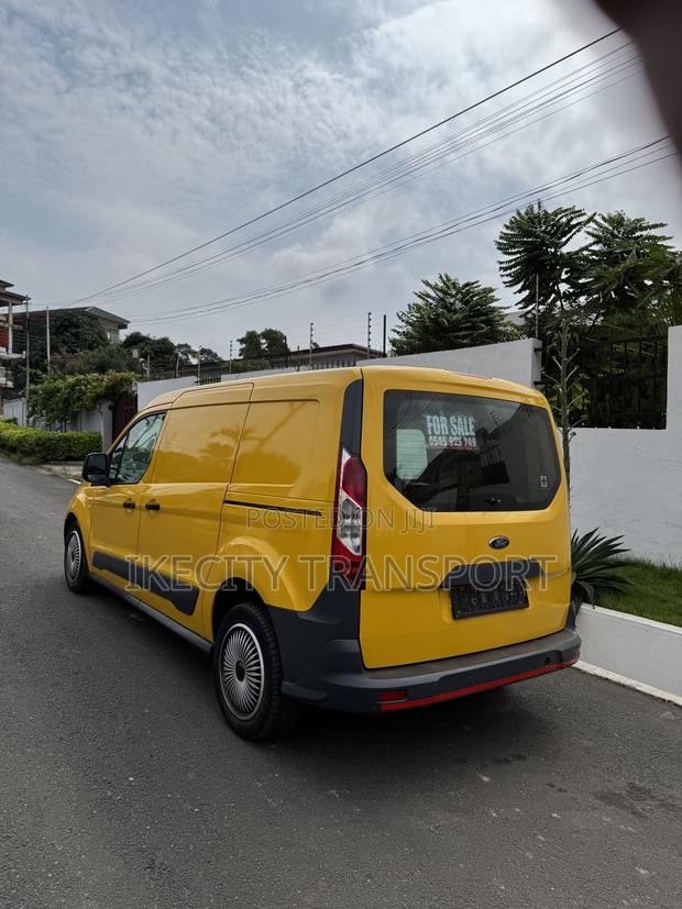 Ford Transit Crew Van 2023 Yellow