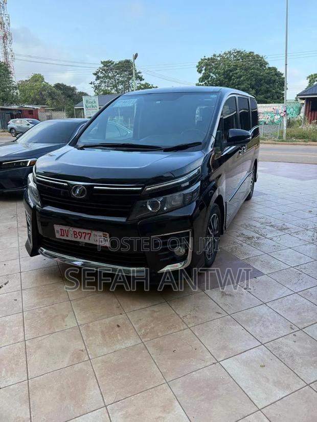 Toyota Voxy 2015 Black