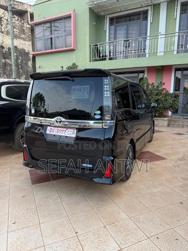 Toyota Voxy 2015 Black