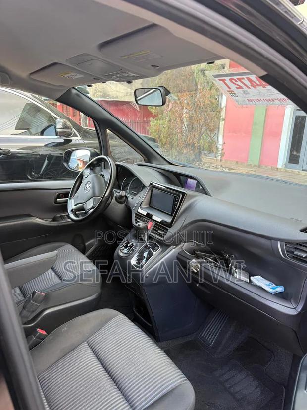 Toyota Voxy 2015 Black