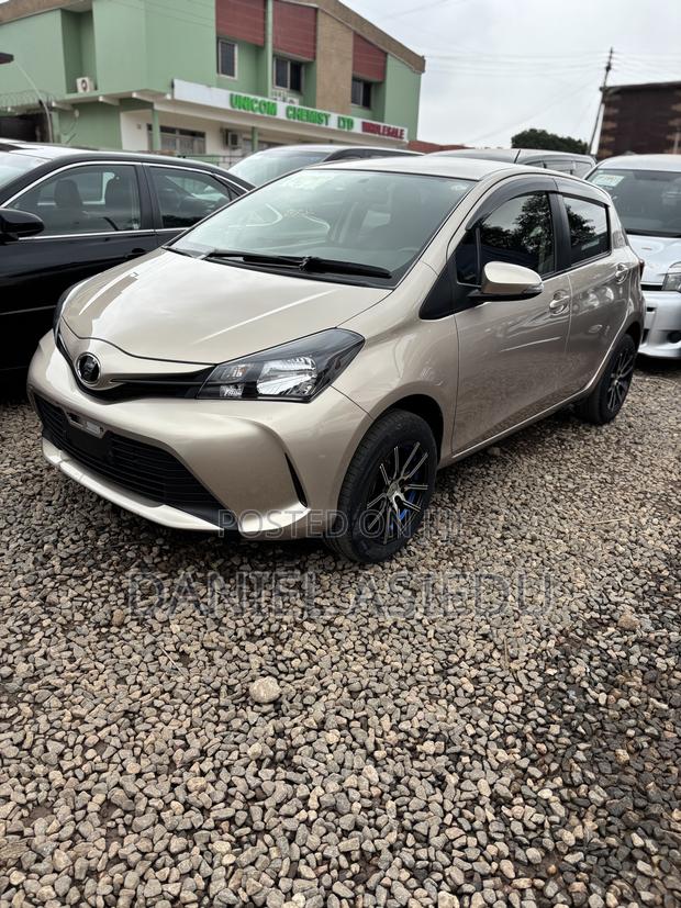 Toyota Vitz 1.3 AWD 3dr 2015 Gold