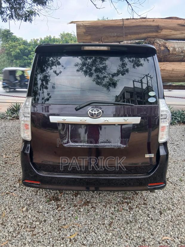 Toyota Voxy 2011 Matt Black