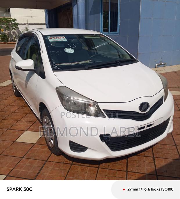 Toyota Vitz 2013 White