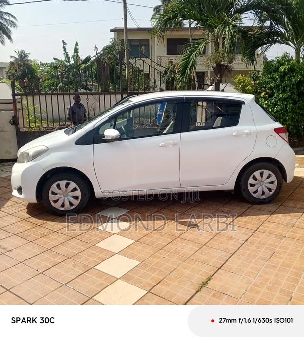 Toyota Vitz 2013 White