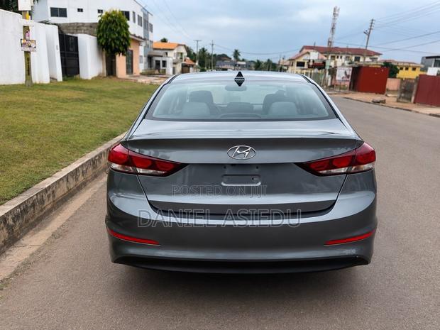 Hyundai Elantra ECO Sedan FWD (1.4L 4cyl 7A) 2017 Gray