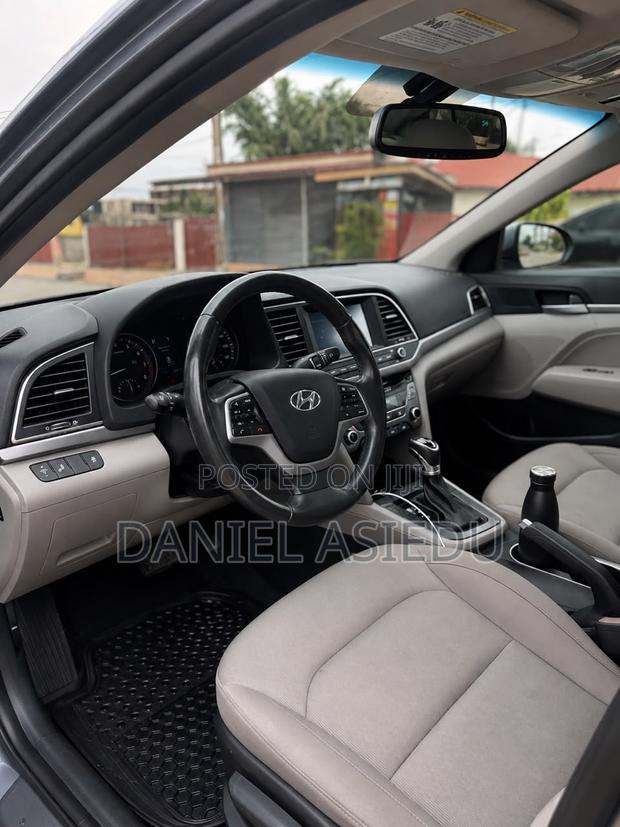 Hyundai Elantra ECO Sedan FWD (1.4L 4cyl 7A) 2017 Gray