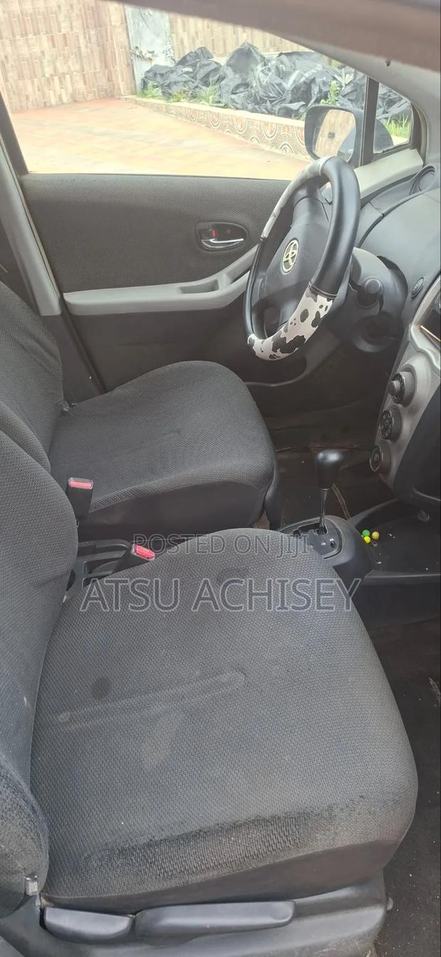 Toyota Vitz 2010 Black