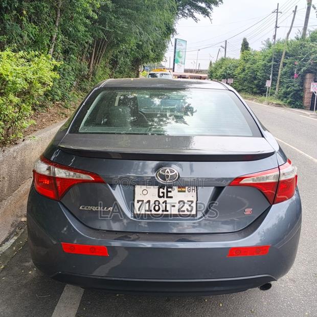 Toyota Corolla 2016 Gray