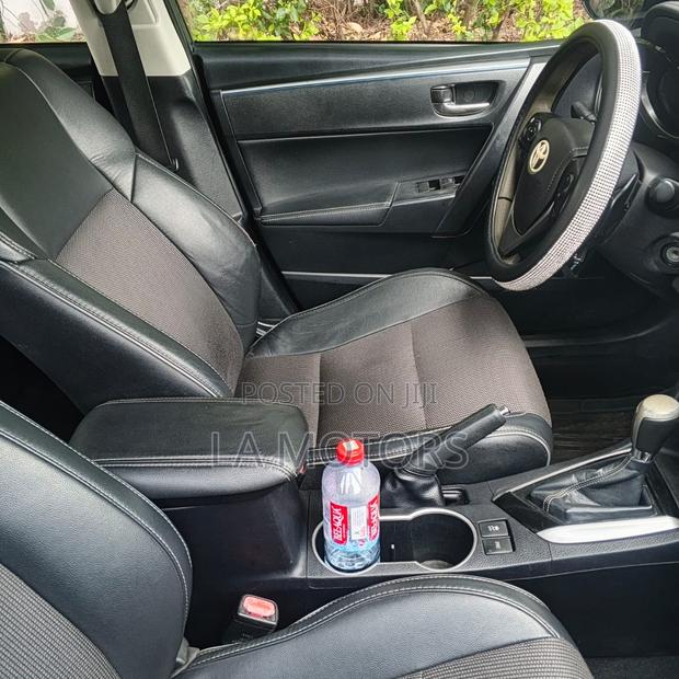 Toyota Corolla 2016 Gray