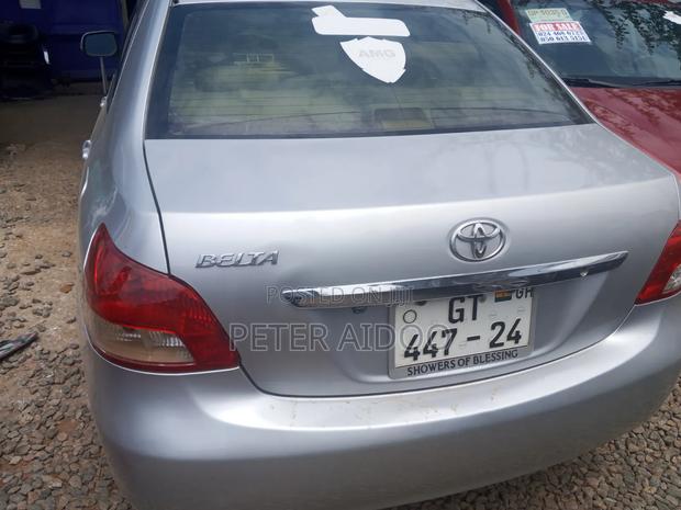 Toyota Belta 2010 Silver