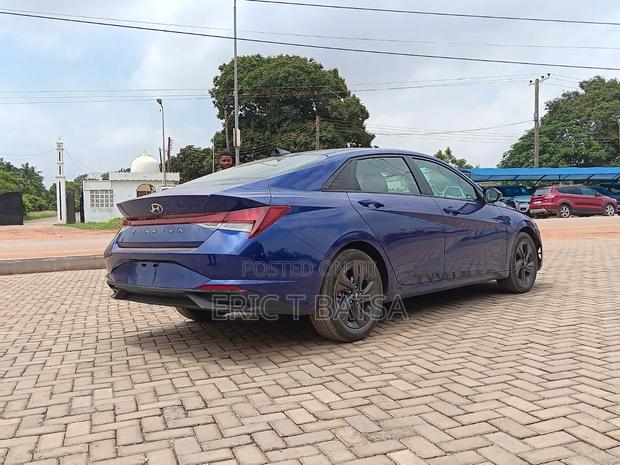 Hyundai Elantra 2022 Blue
