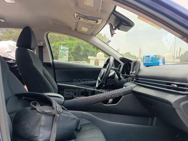 Hyundai Elantra 2022 Blue