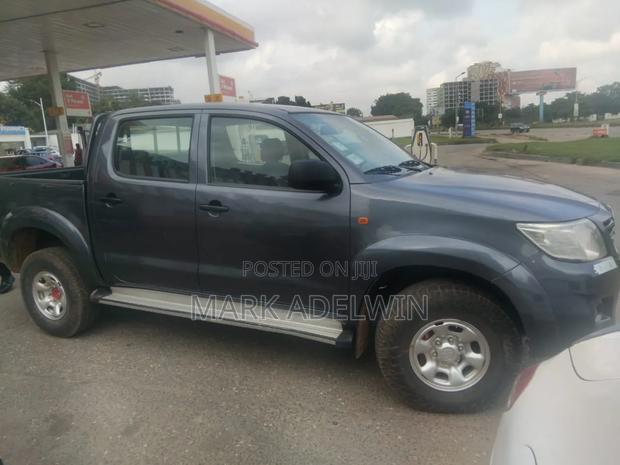 Toyota Hilux 2013 Gray