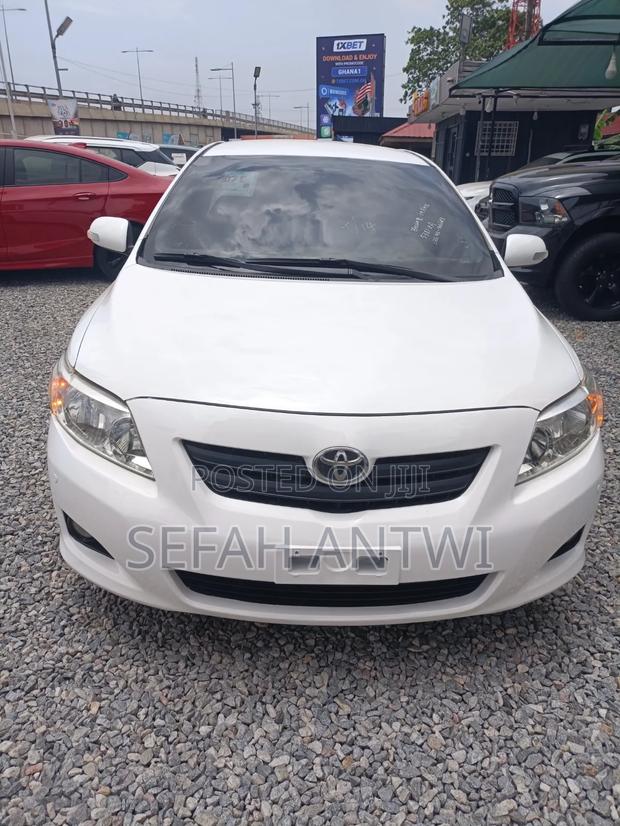 Toyota Corolla 2010 White