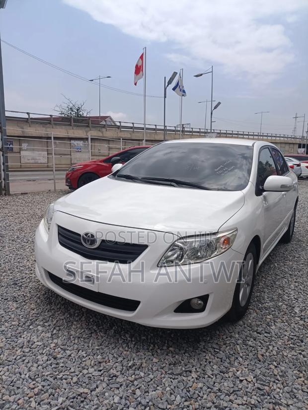 Toyota Corolla 2010 White