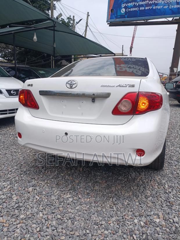 Toyota Corolla 2010 White