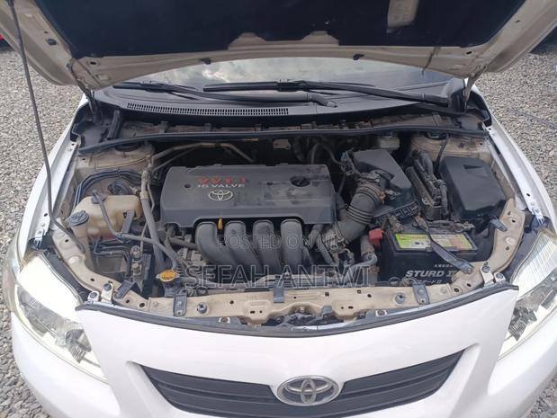 Toyota Corolla 2010 White