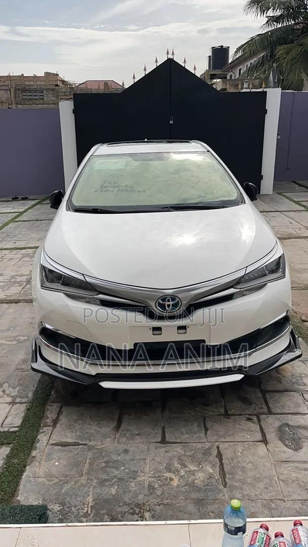 Toyota Corolla 2018 White