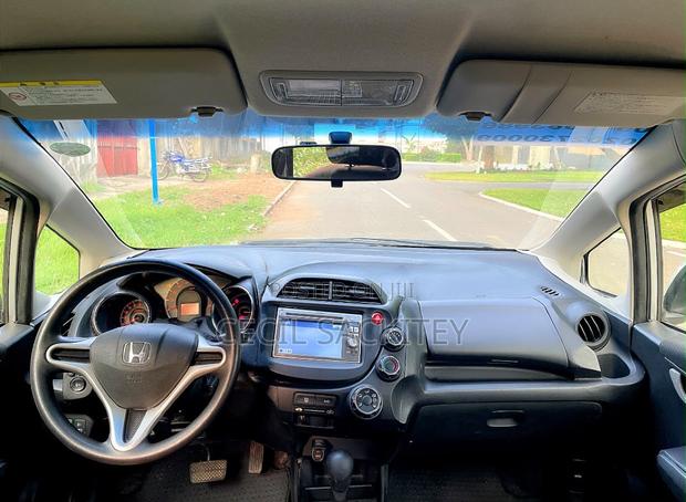 Honda Fit Automatic 2012 Silver