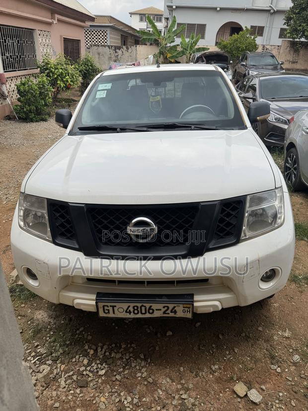 Nissan Navara 2013 White