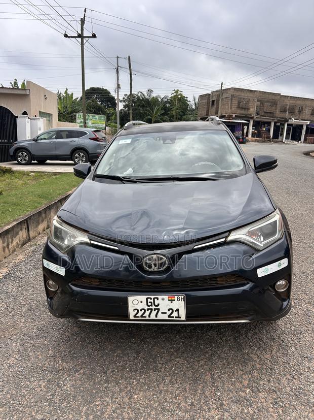 Toyota RAV4 Limited 4dr SUV (2.5L 4cyl 6A) 2018 Green