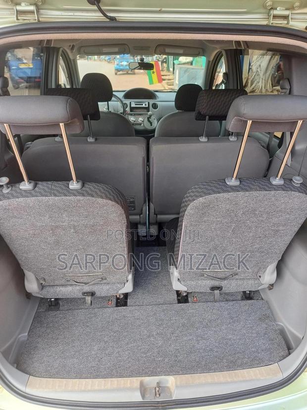 Toyota Sienta 1.5 AWD 2011 Green